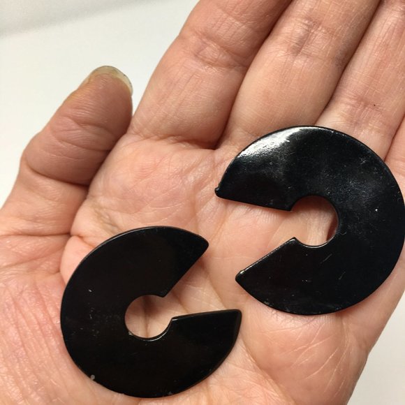 1980s Post-Modern Black Enameled Metal C Shape Earrings - Picture 7 of 10